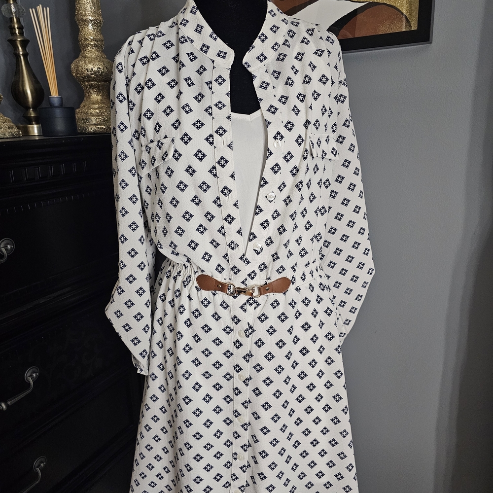 Elegant White Patterned Dress